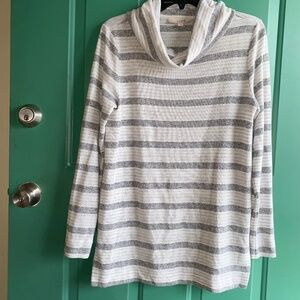 Loft size medium adorable comfy sweater